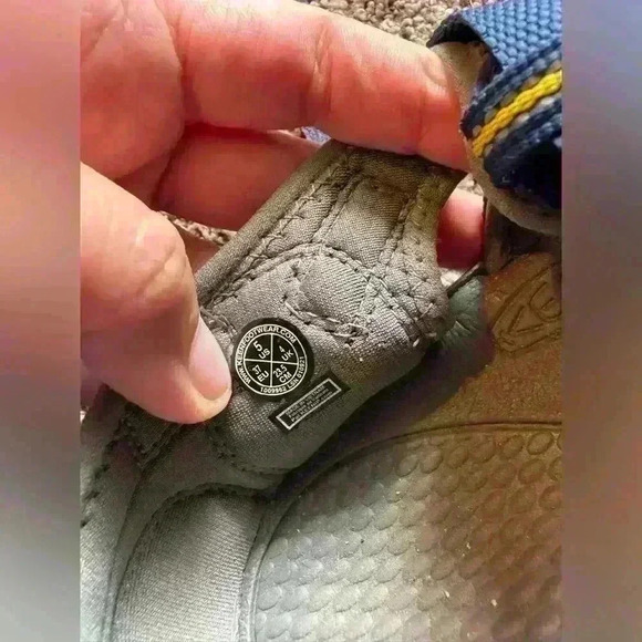 Keen Newport H2 women size 7 blue yellow - Picture 8 of 9